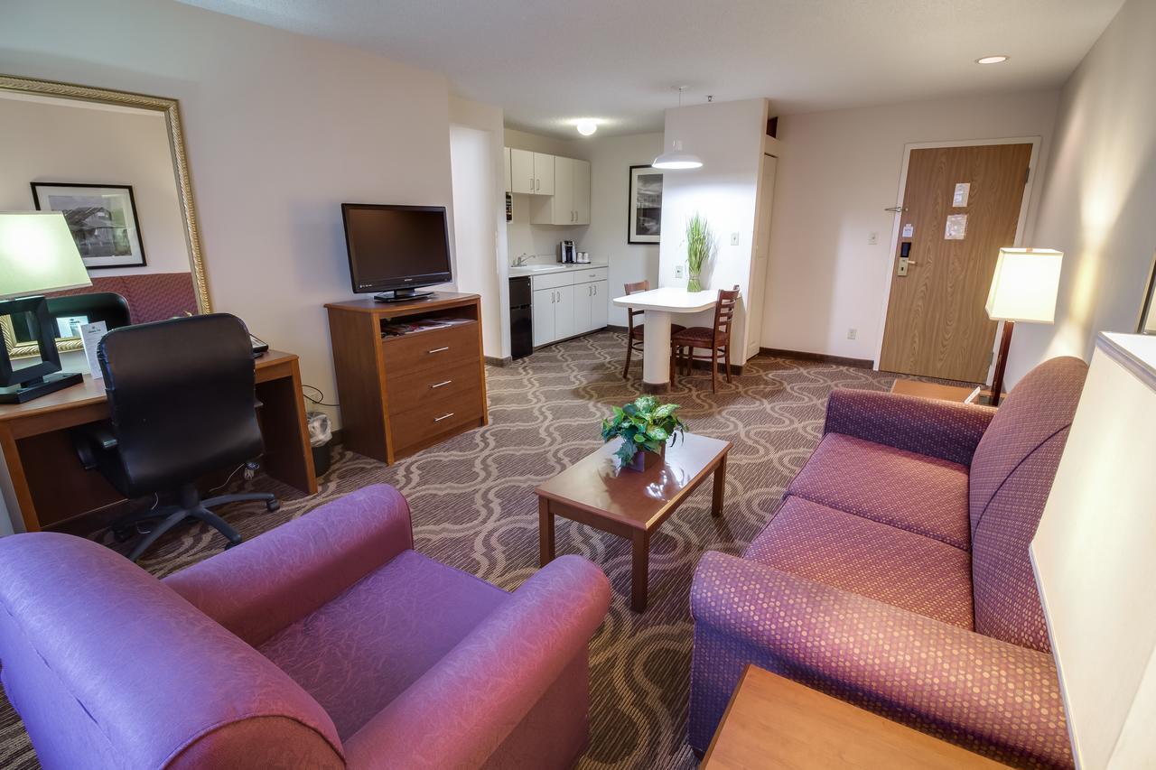 Ashmore Inn And Suites Lubbock Esterno foto