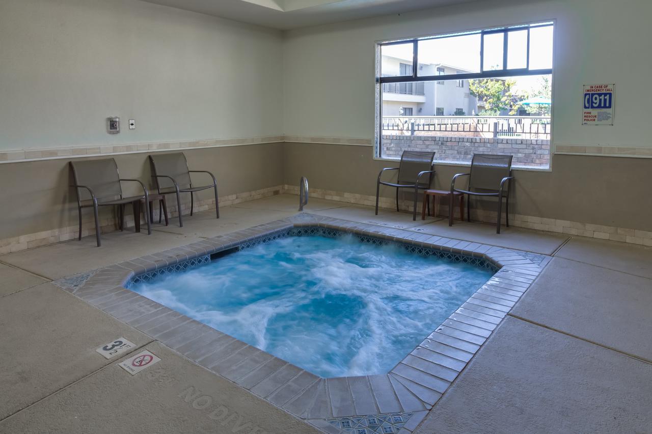 Ashmore Inn And Suites Lubbock Esterno foto