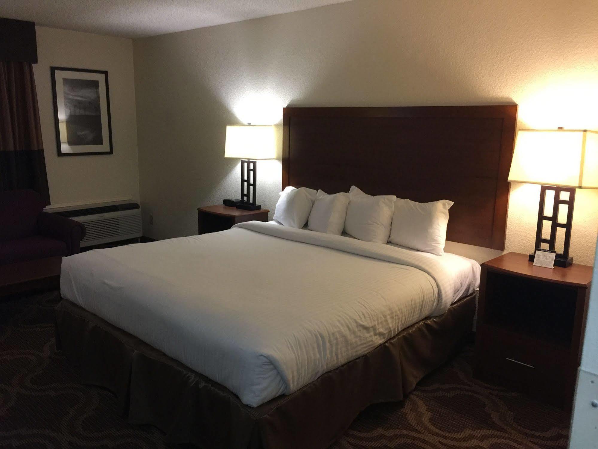 Ashmore Inn And Suites Lubbock Esterno foto