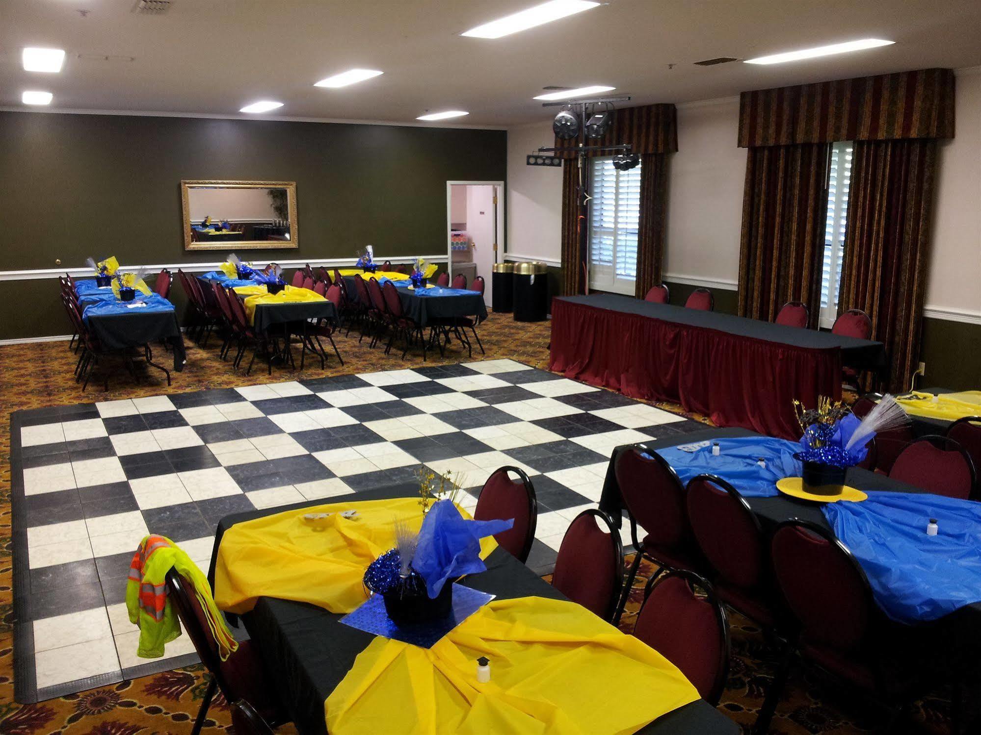 Ashmore Inn And Suites Lubbock Esterno foto