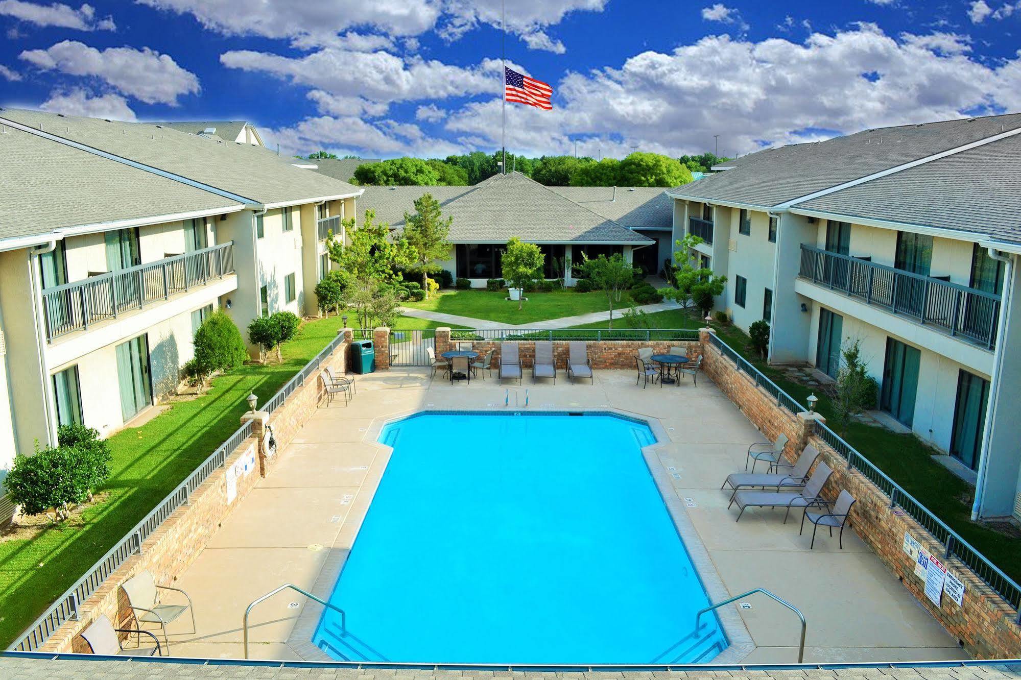 Ashmore Inn And Suites Lubbock Esterno foto